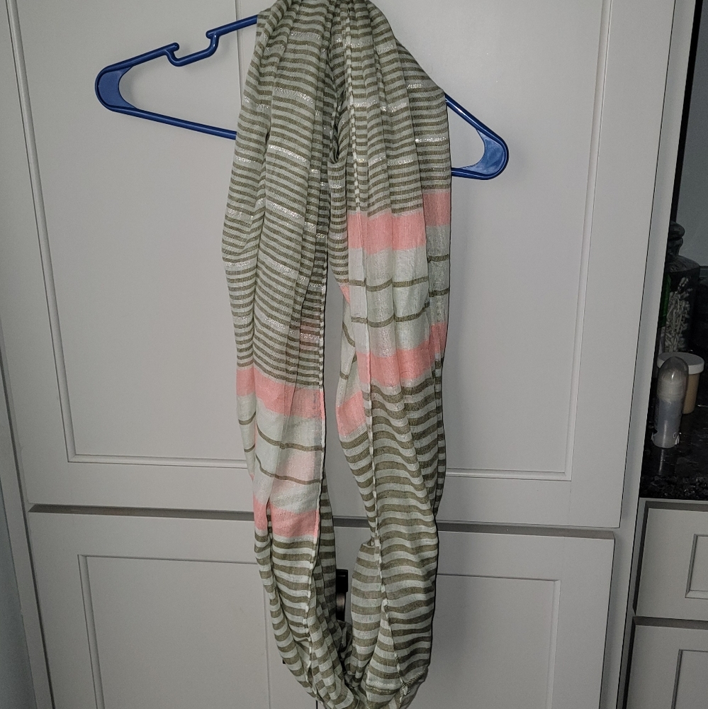 Infinity scarf